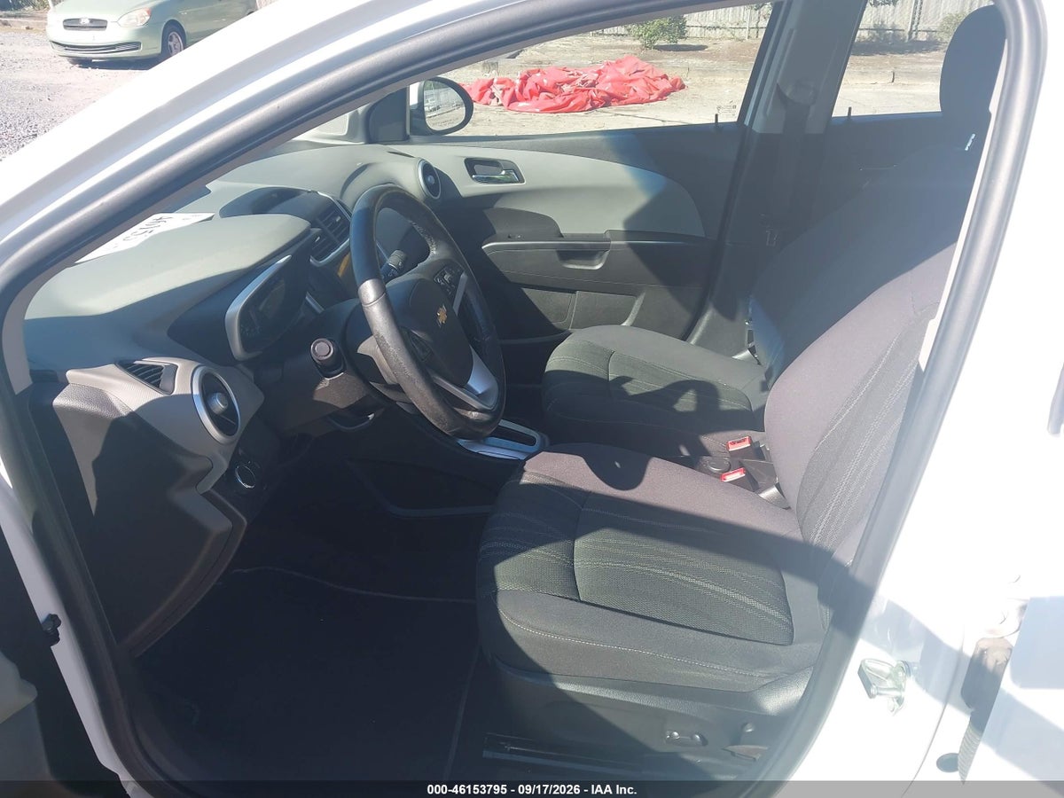 2020 CHEVROLET SONIC — photo 5