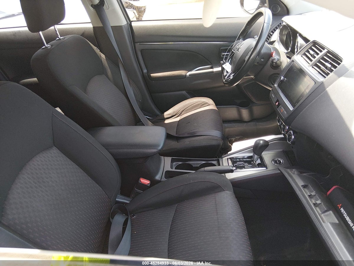 2019 MITSUBISHI OUTLANDER SPORT 2.0 SE — снимка 5