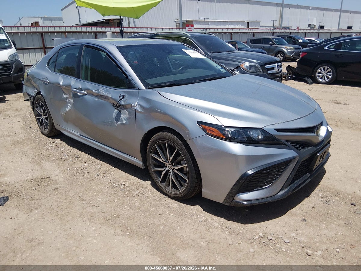 2024 TOYOTA CAMRY SE