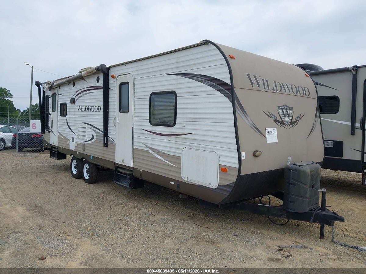 2015 WILDWOOD FOREST RIVER TRAVEL TRAILER