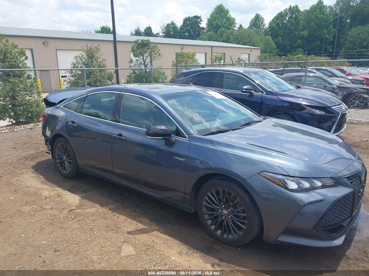 2019 TOYOTA AVALON HYBRID XSE