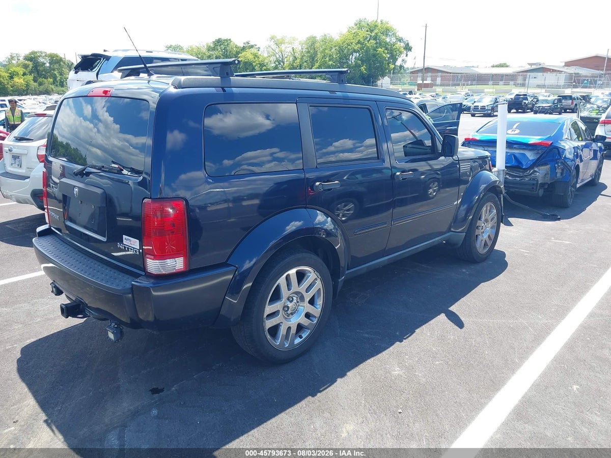 2011 DODGE NITRO HEAT — photo 4