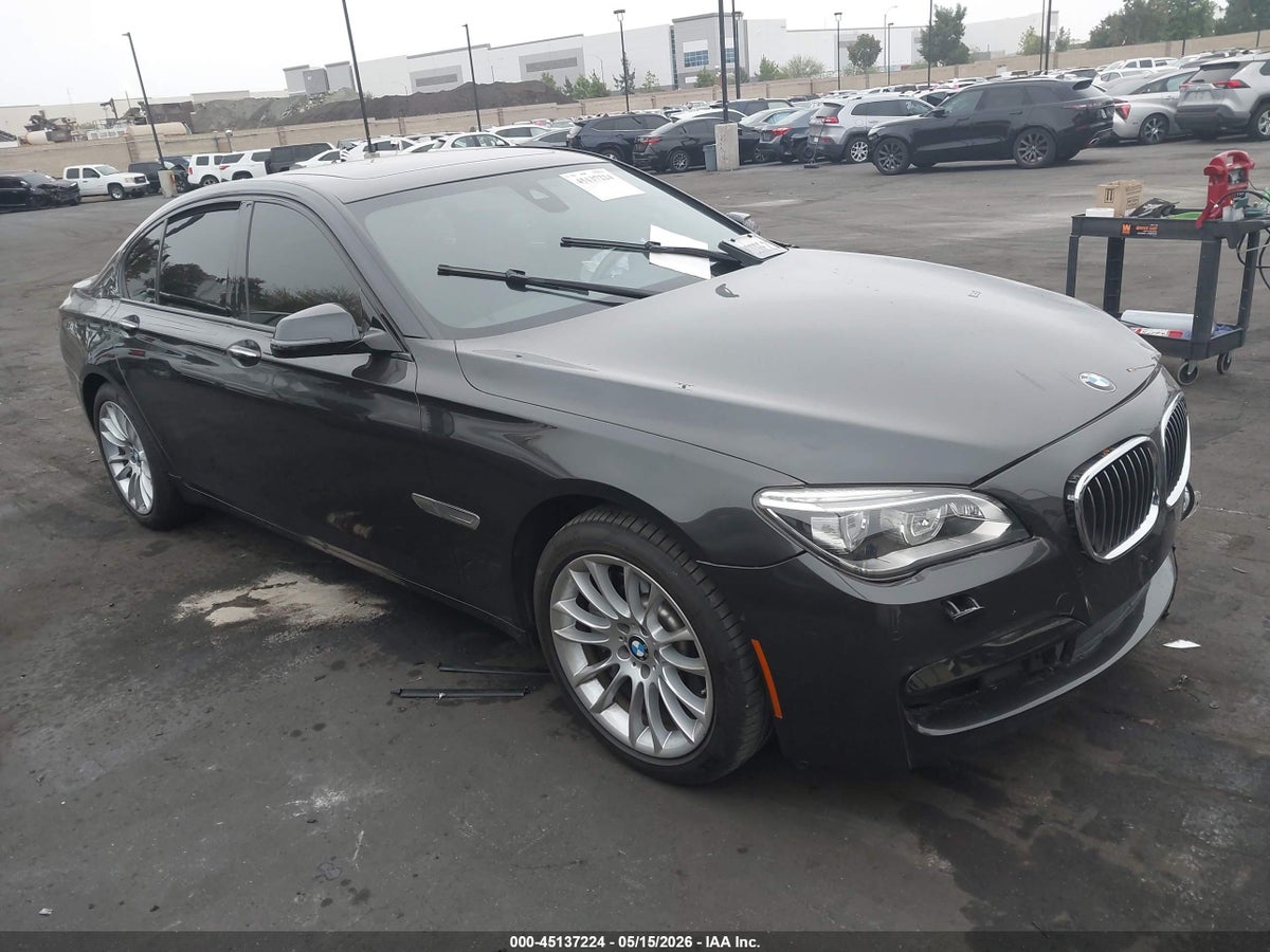 2015 BMW 750I