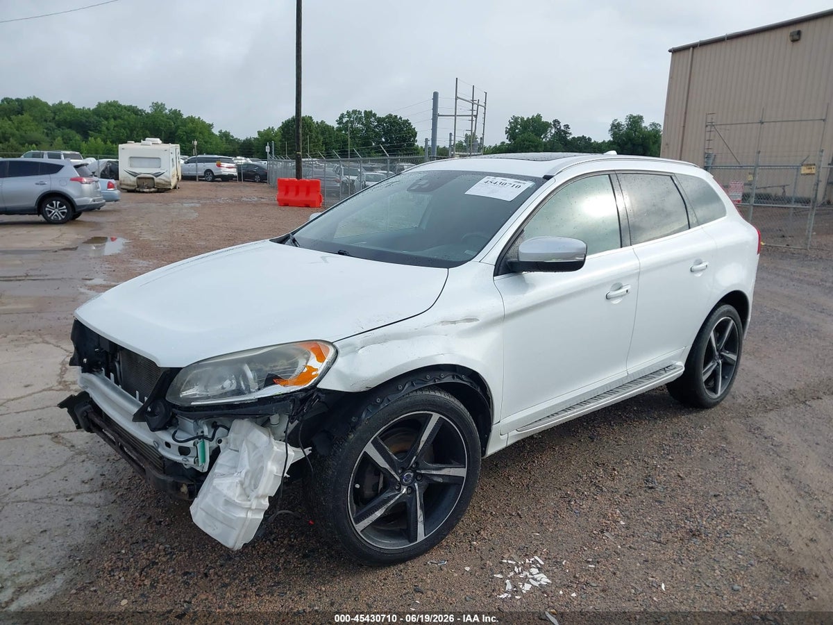 2015 VOLVO XC60 T6 R-DESIGN PLATINUM — снимка 2
