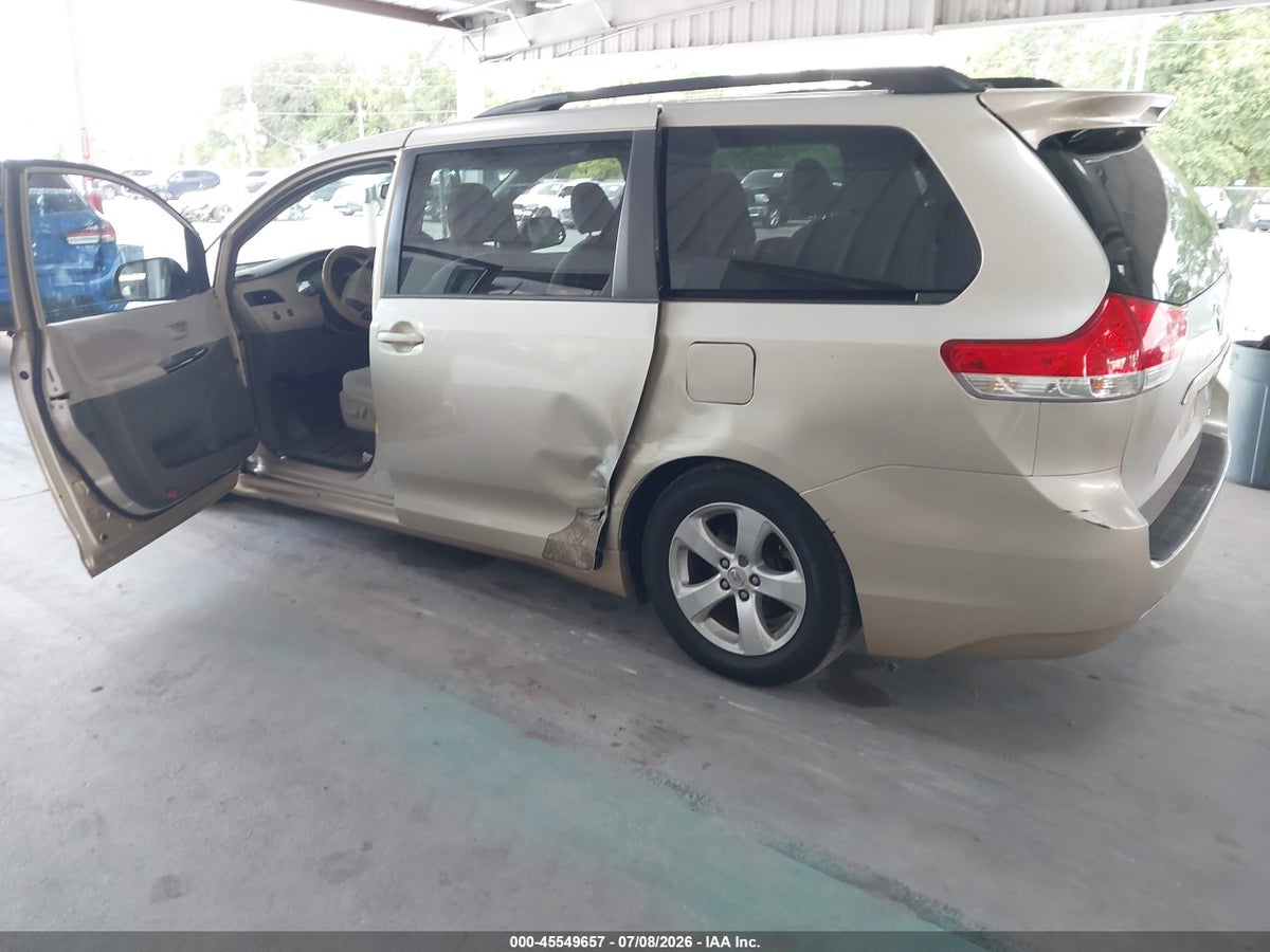 2013 TOYOTA SIENNA LE V6 8 PASSENGER — снимка 3