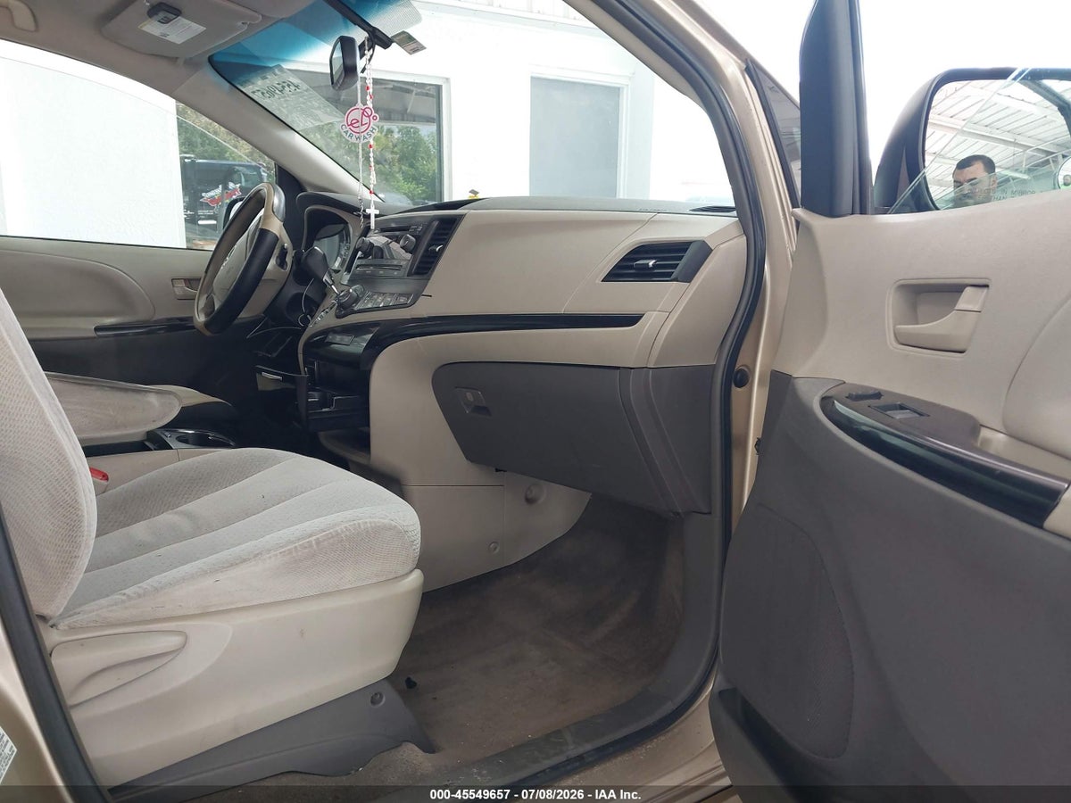 2013 TOYOTA SIENNA LE V6 8 PASSENGER — снимка 5