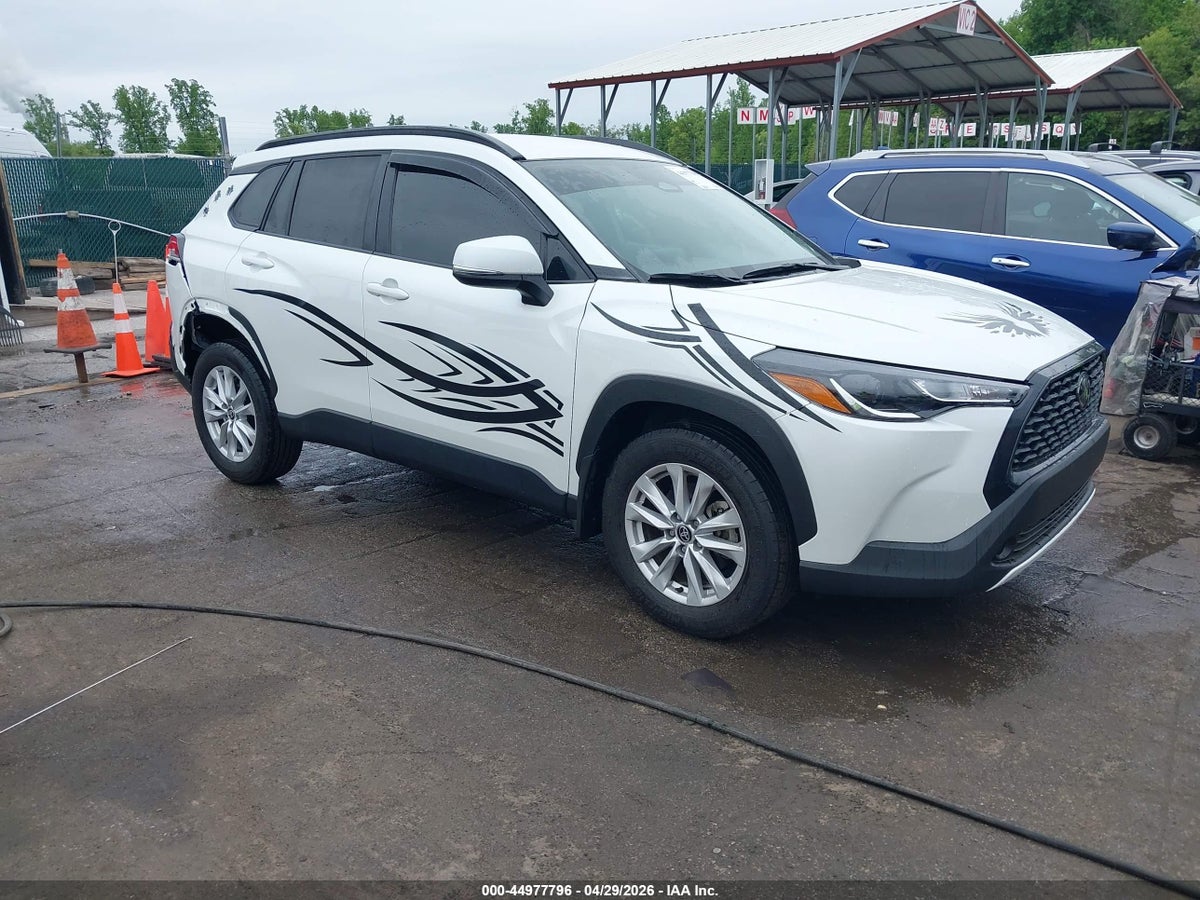2024 TOYOTA COROLLA CROSS LE