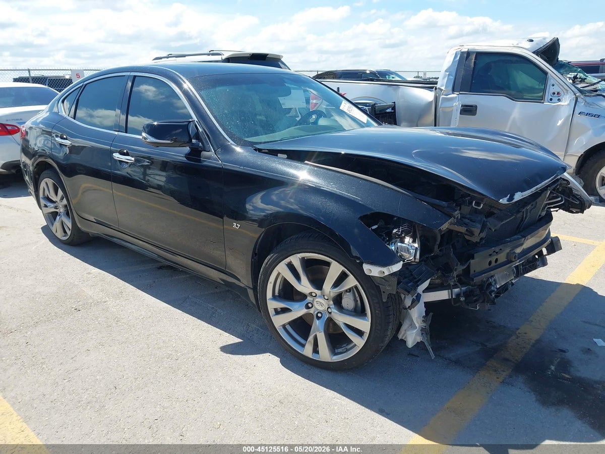 2019 INFINITI Q70 3.7 LUXE