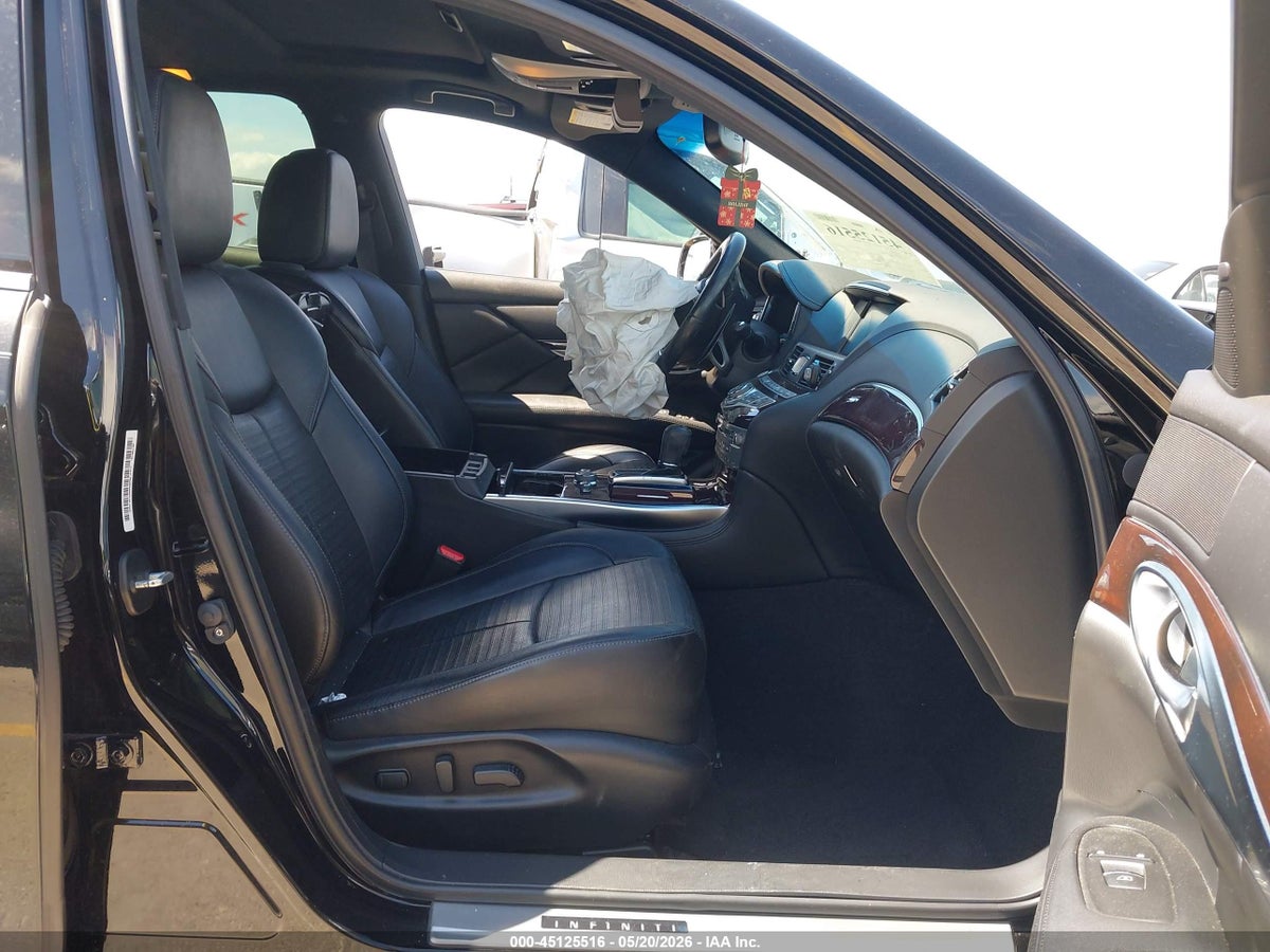 2019 INFINITI Q70 3.7 LUXE — снимка 5