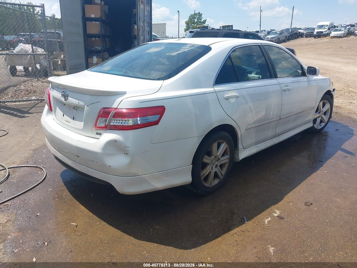 2011 TOYOTA CAMRY SE — снимка 4