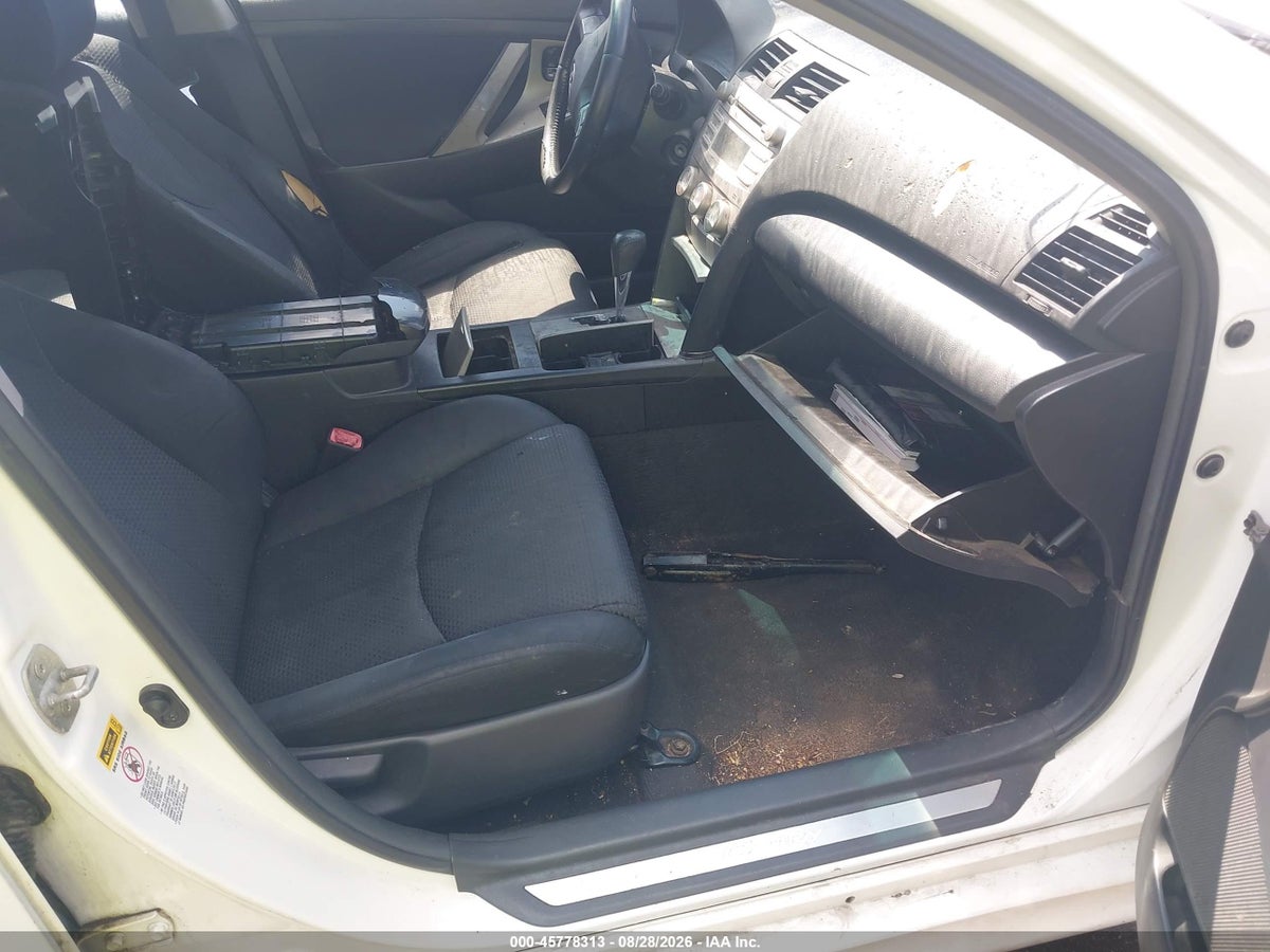 2011 TOYOTA CAMRY SE — снимка 5