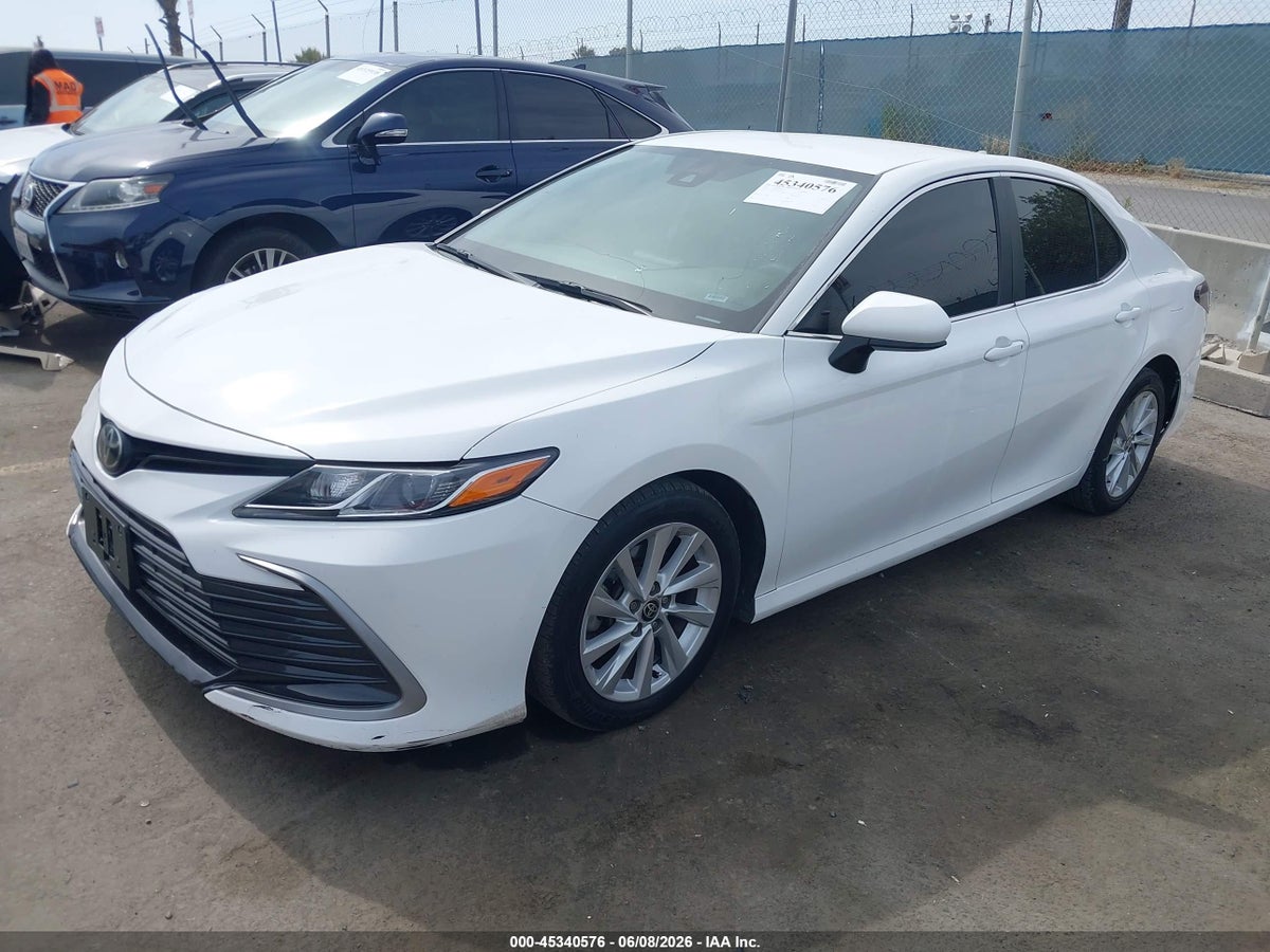 2022 TOYOTA CAMRY LE — снимка 2