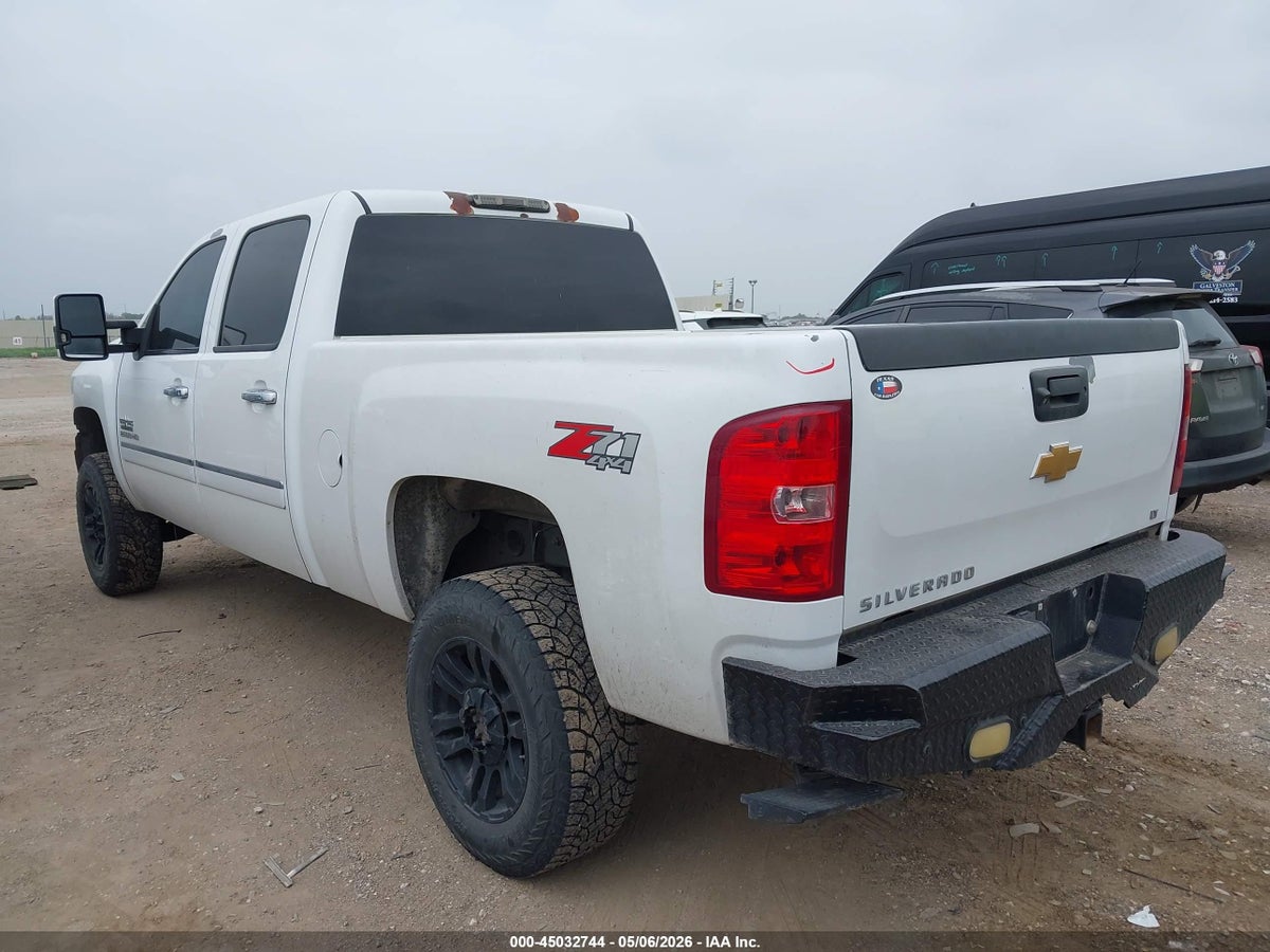 2013 CHEVROLET SILVERADO 2500HD LT — снимка 3