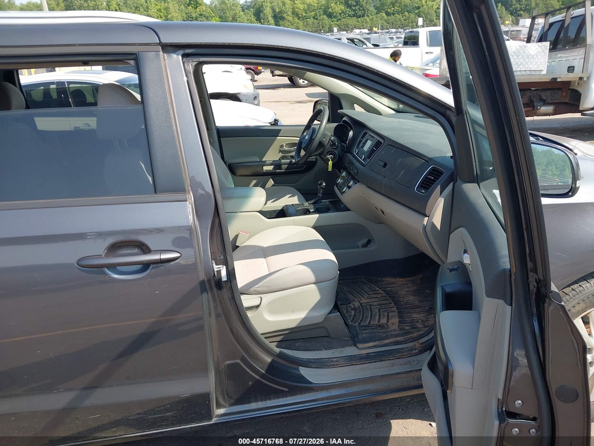 2016 KIA SEDONA LX — снимка 5