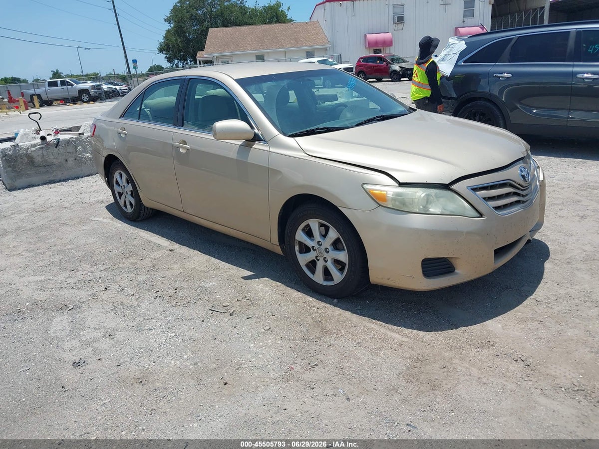 2011 TOYOTA CAMRY LE