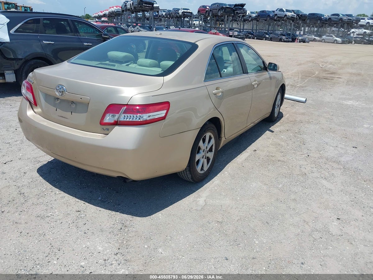 2011 TOYOTA CAMRY LE — снимка 4