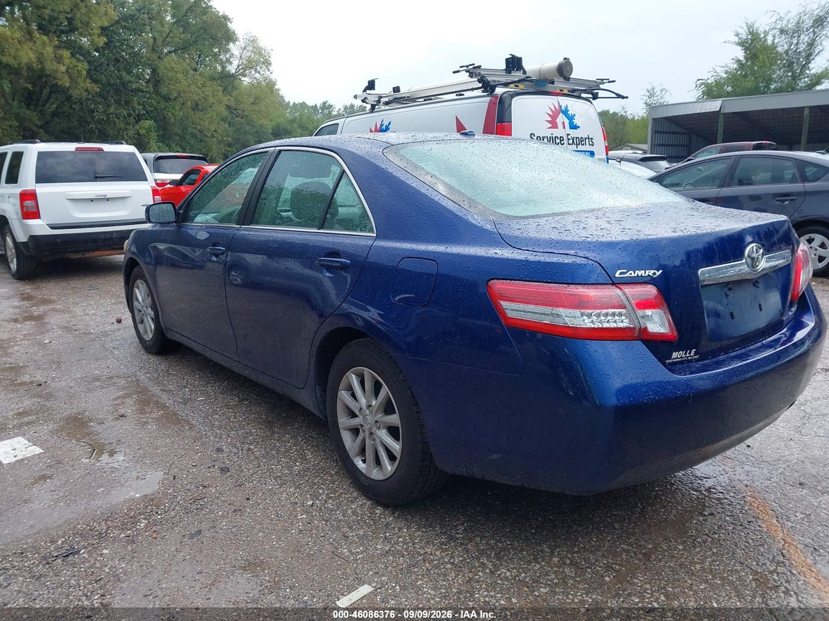 2011 TOYOTA CAMRY XLE — снимка 3