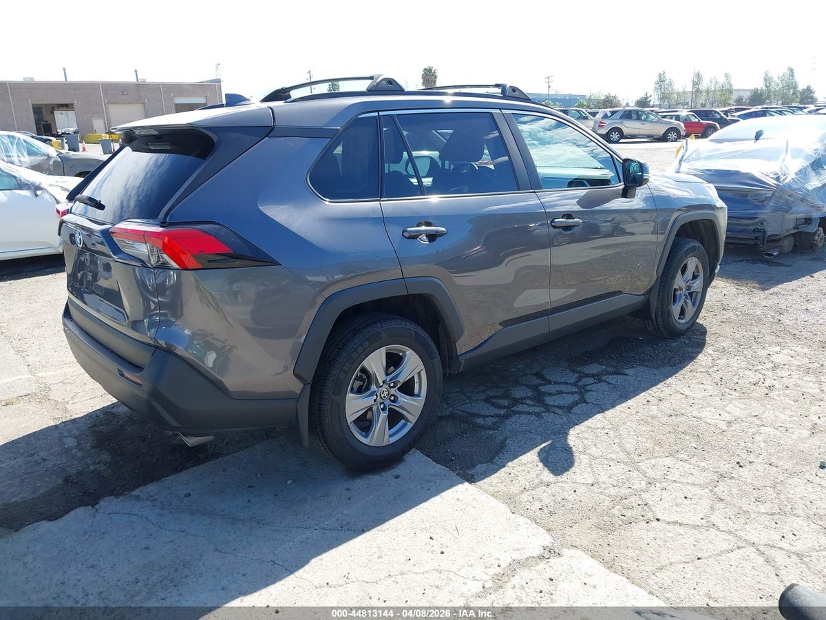 2022 TOYOTA RAV4 XLE — снимка 4