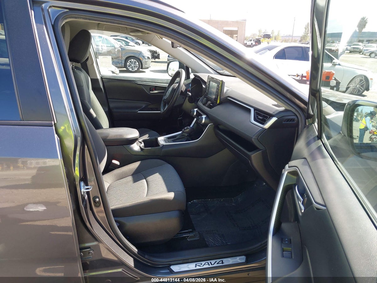 2022 TOYOTA RAV4 XLE — снимка 5