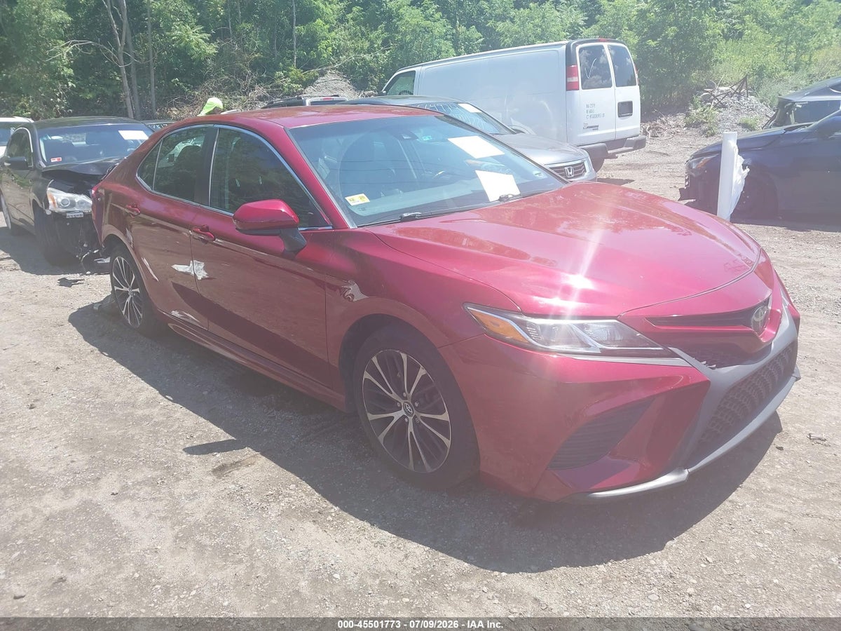 2018 TOYOTA CAMRY SE