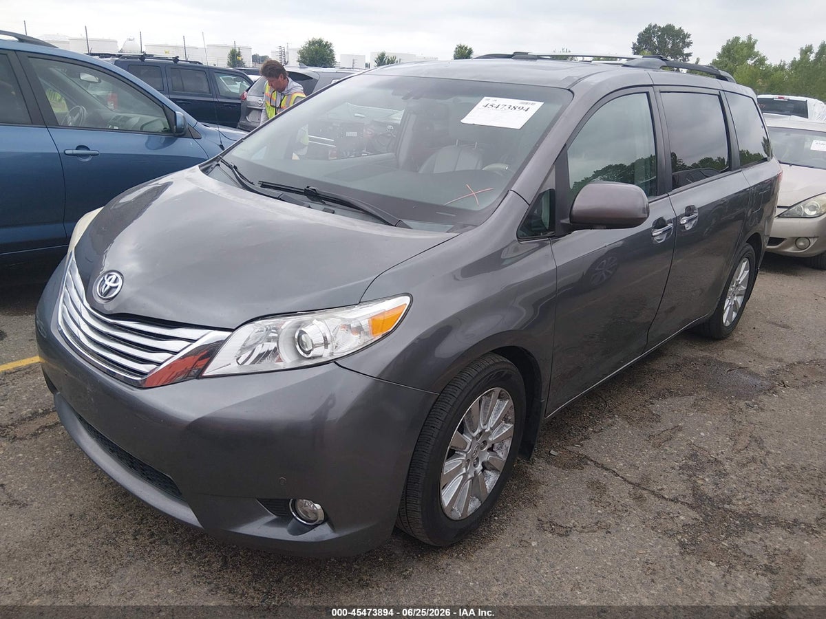 2012 TOYOTA SIENNA LIMITED 7 PASSENGER — снимка 2