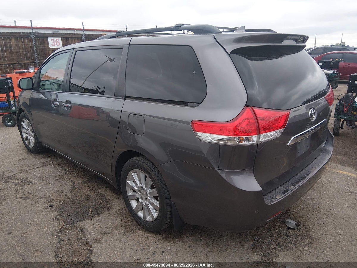 2012 TOYOTA SIENNA LIMITED 7 PASSENGER — снимка 3