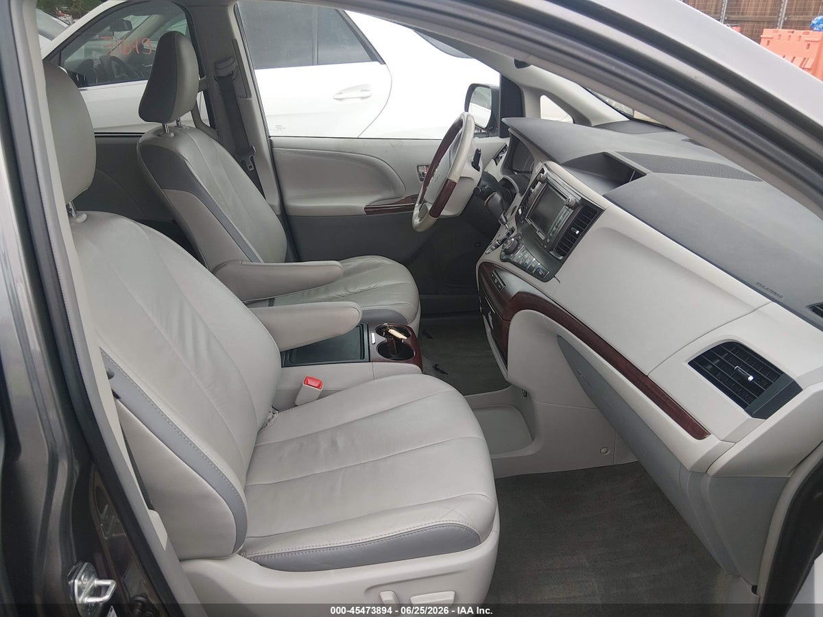 2012 TOYOTA SIENNA LIMITED 7 PASSENGER — снимка 5
