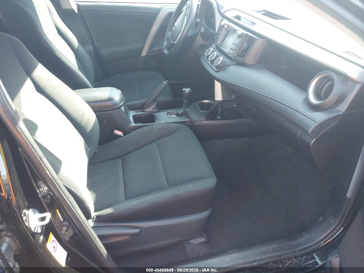 2018 TOYOTA RAV4 LE — снимка 5