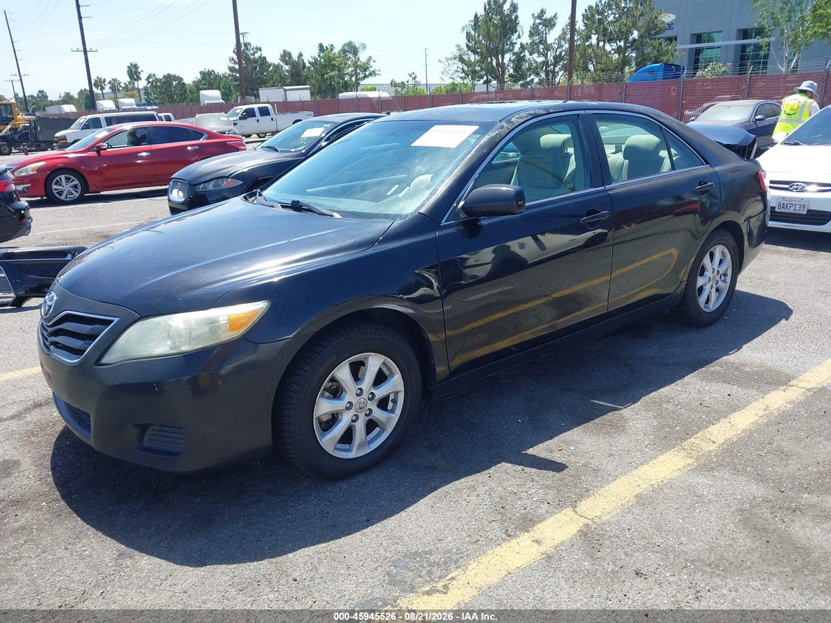 2011 TOYOTA CAMRY LE V6 — снимка 2