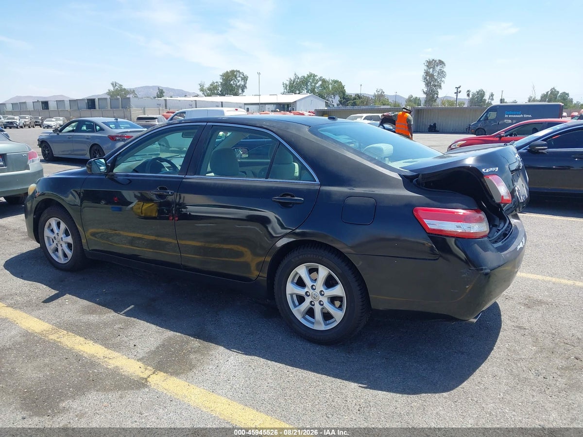 2011 TOYOTA CAMRY LE V6 — снимка 3