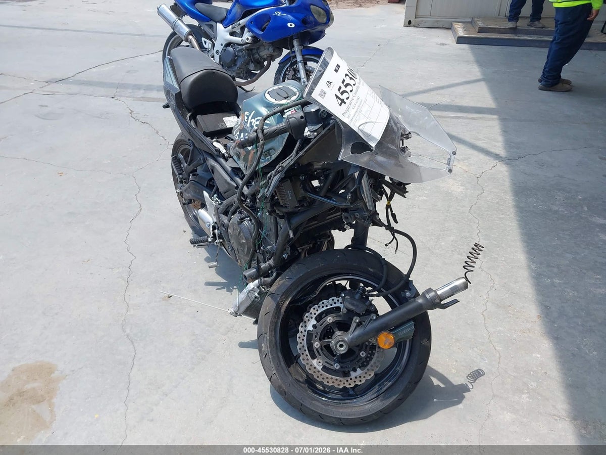 2025 KAWASAKI EX650 P