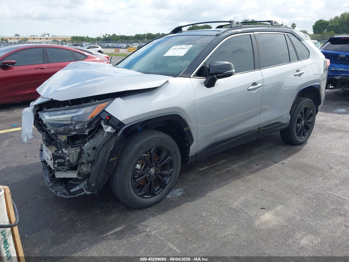 2022 TOYOTA RAV4 HYBRID XSE — снимка 2