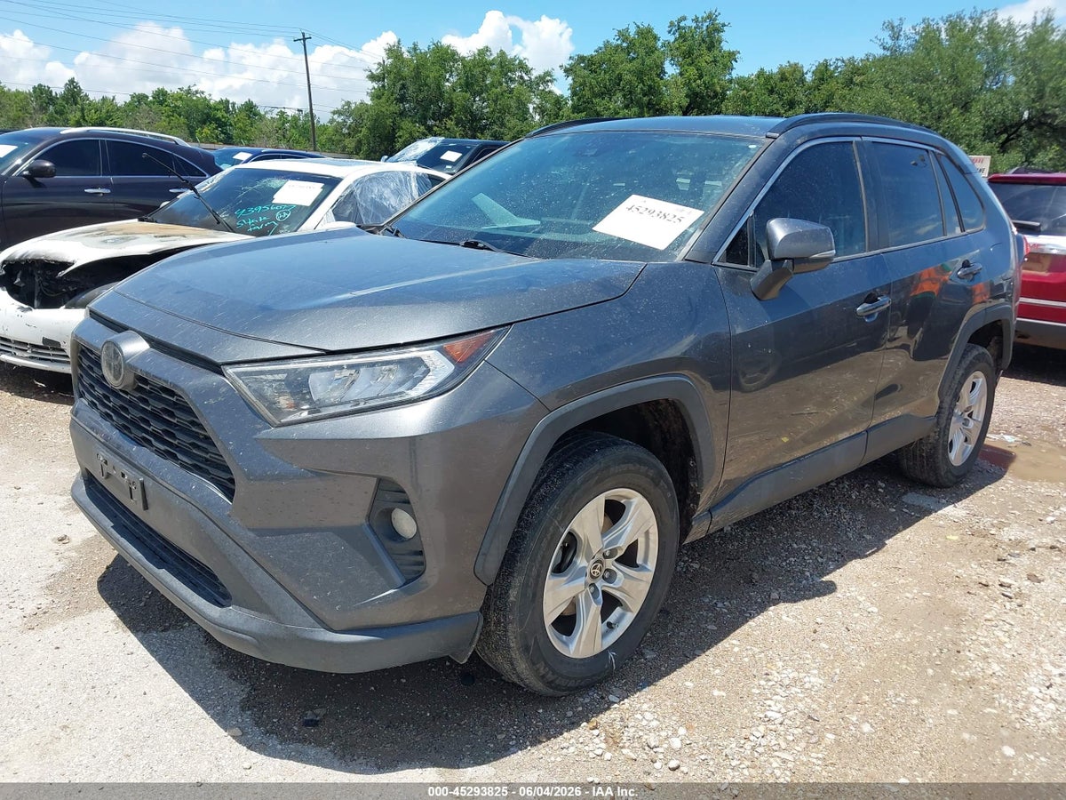 2021 TOYOTA RAV4 XLE — снимка 2