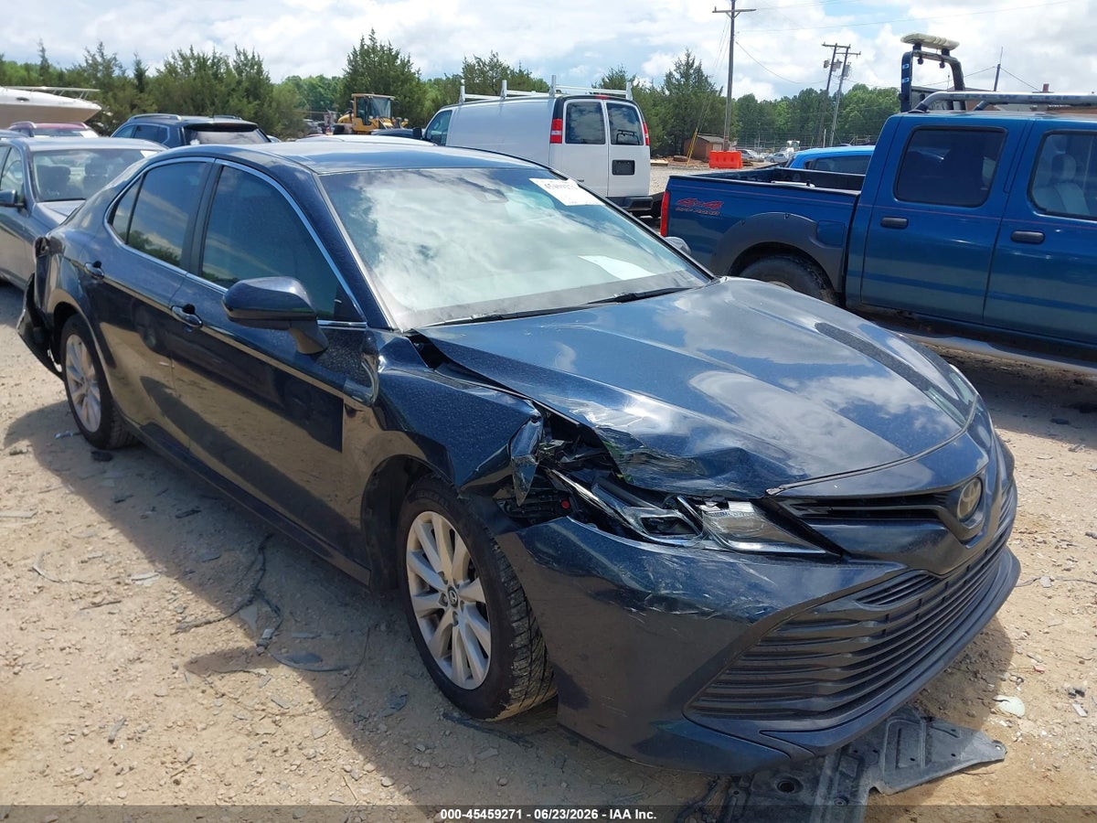 2018 TOYOTA CAMRY LE