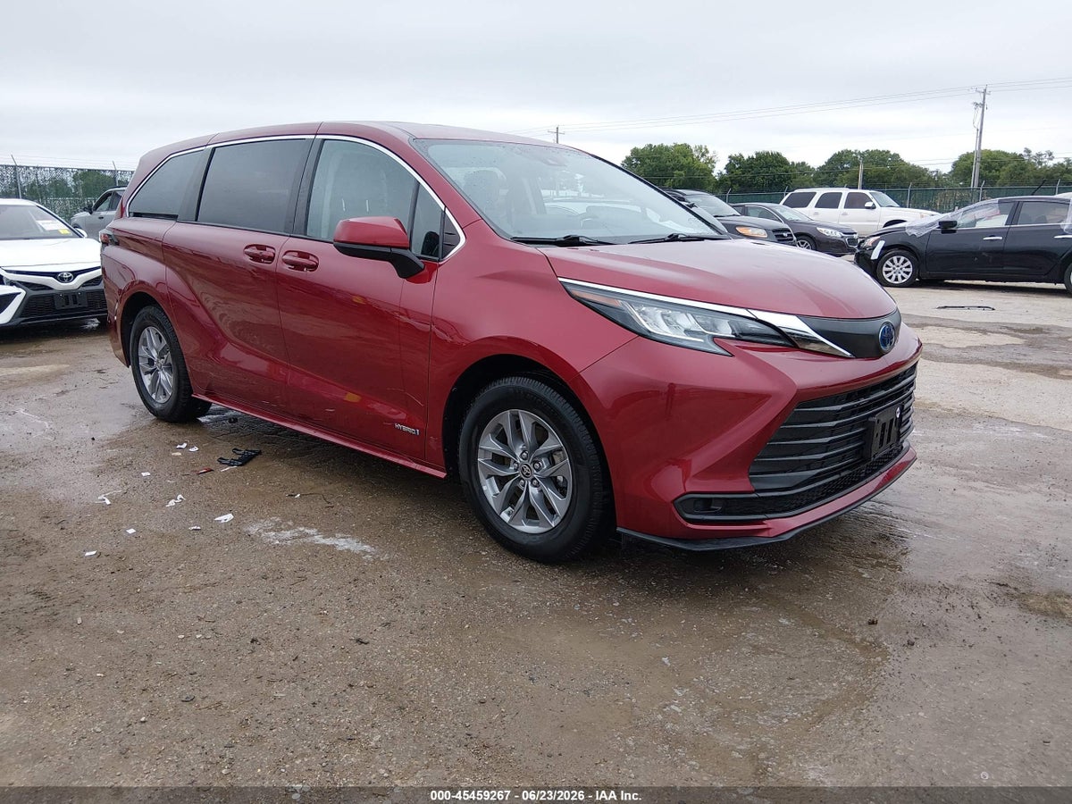 2021 TOYOTA SIENNA LE