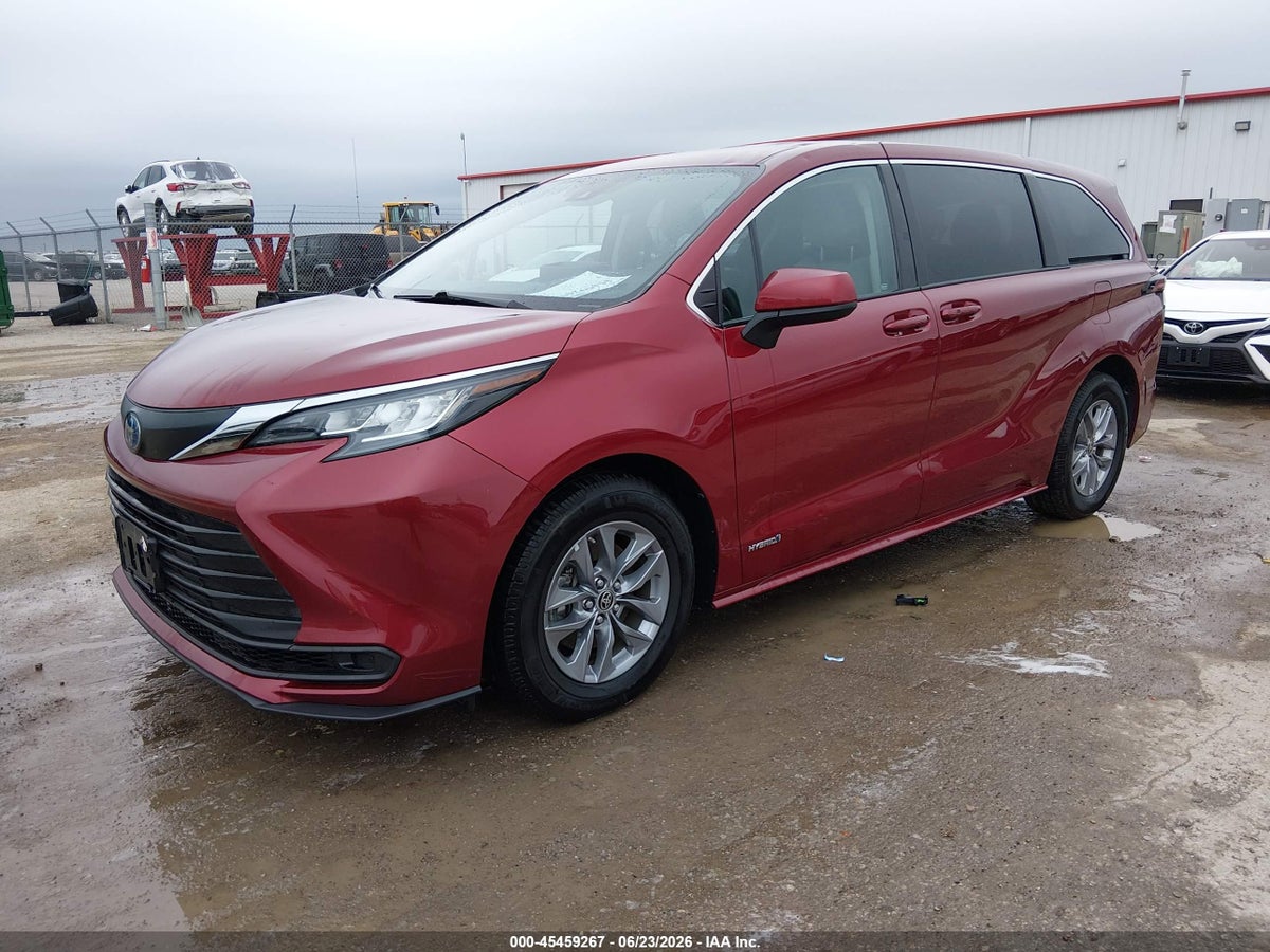 2021 TOYOTA SIENNA LE — снимка 2
