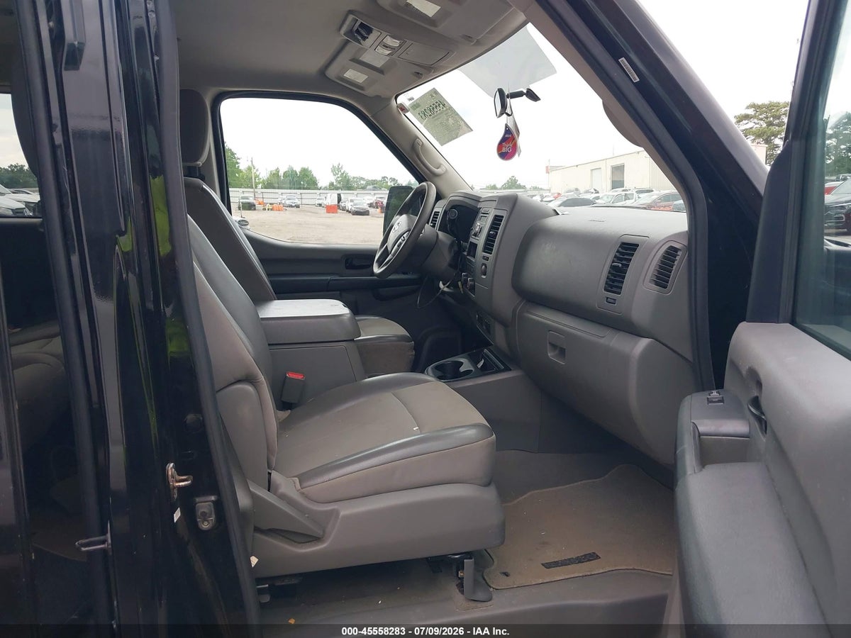 2017 NISSAN NV PASSENGER NV3500 HD SV V6 — снимка 5