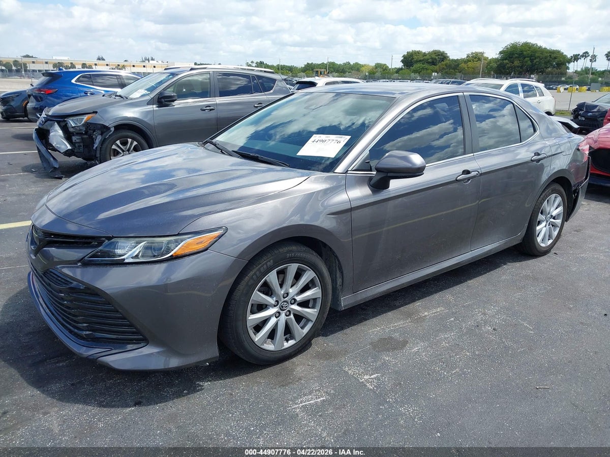2020 TOYOTA CAMRY LE — снимка 2