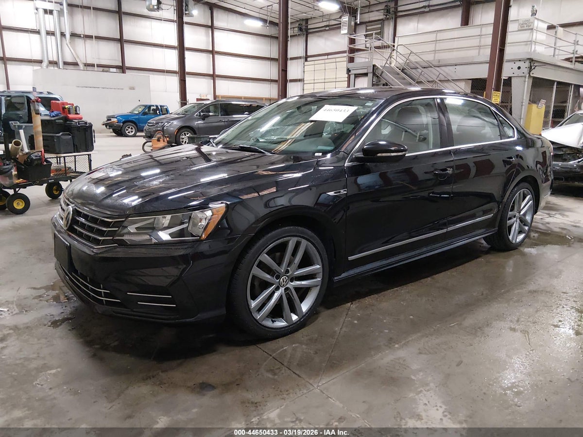 2017 VOLKSWAGEN PASSAT 1.8T R-LINE — снимка 2