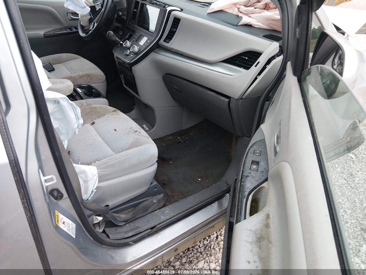 2015 TOYOTA SIENNA LE 8 PASSENGER — снимка 5