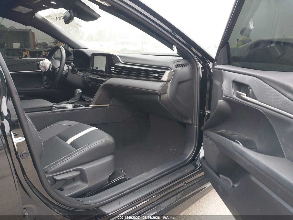 2025 TOYOTA CAMRY SE — снимка 5
