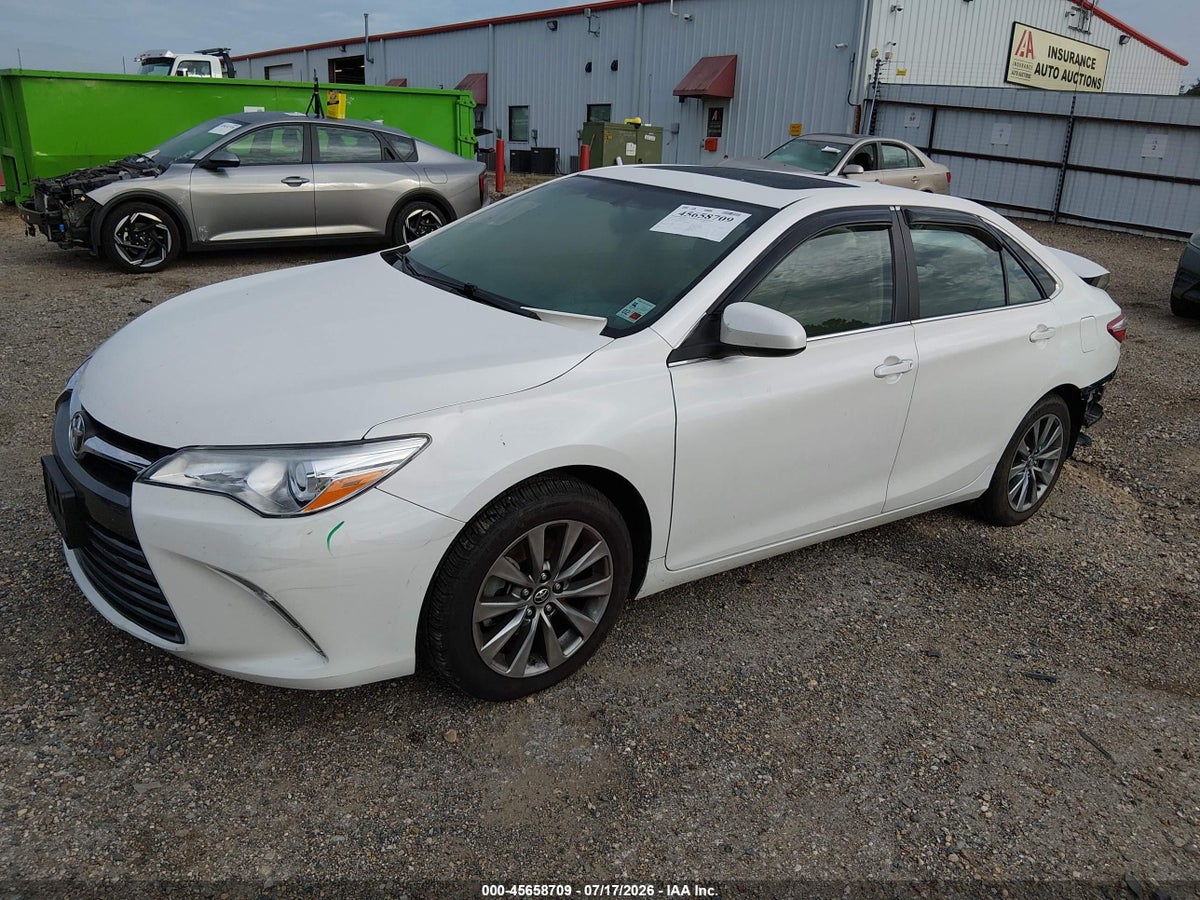 2015 TOYOTA CAMRY XLE — снимка 2