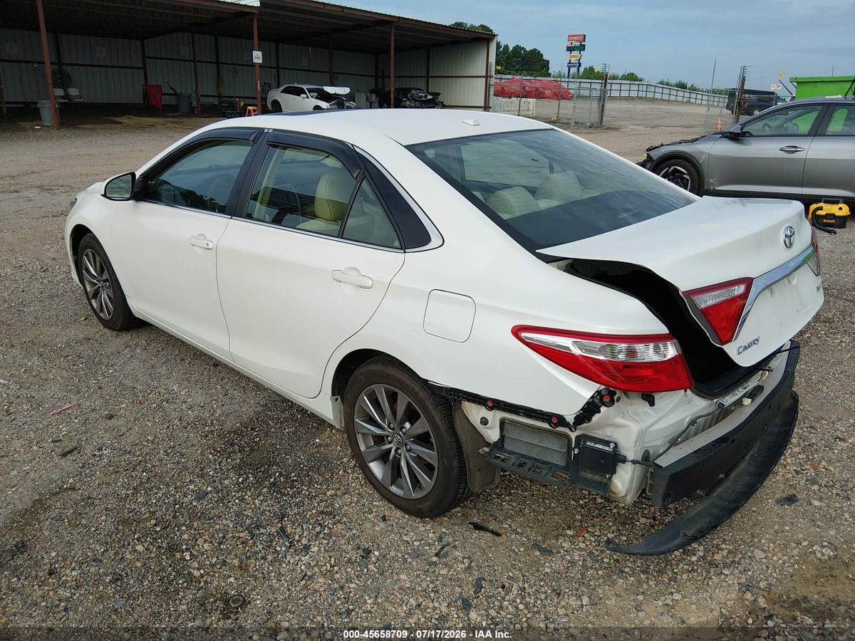 2015 TOYOTA CAMRY XLE — снимка 3
