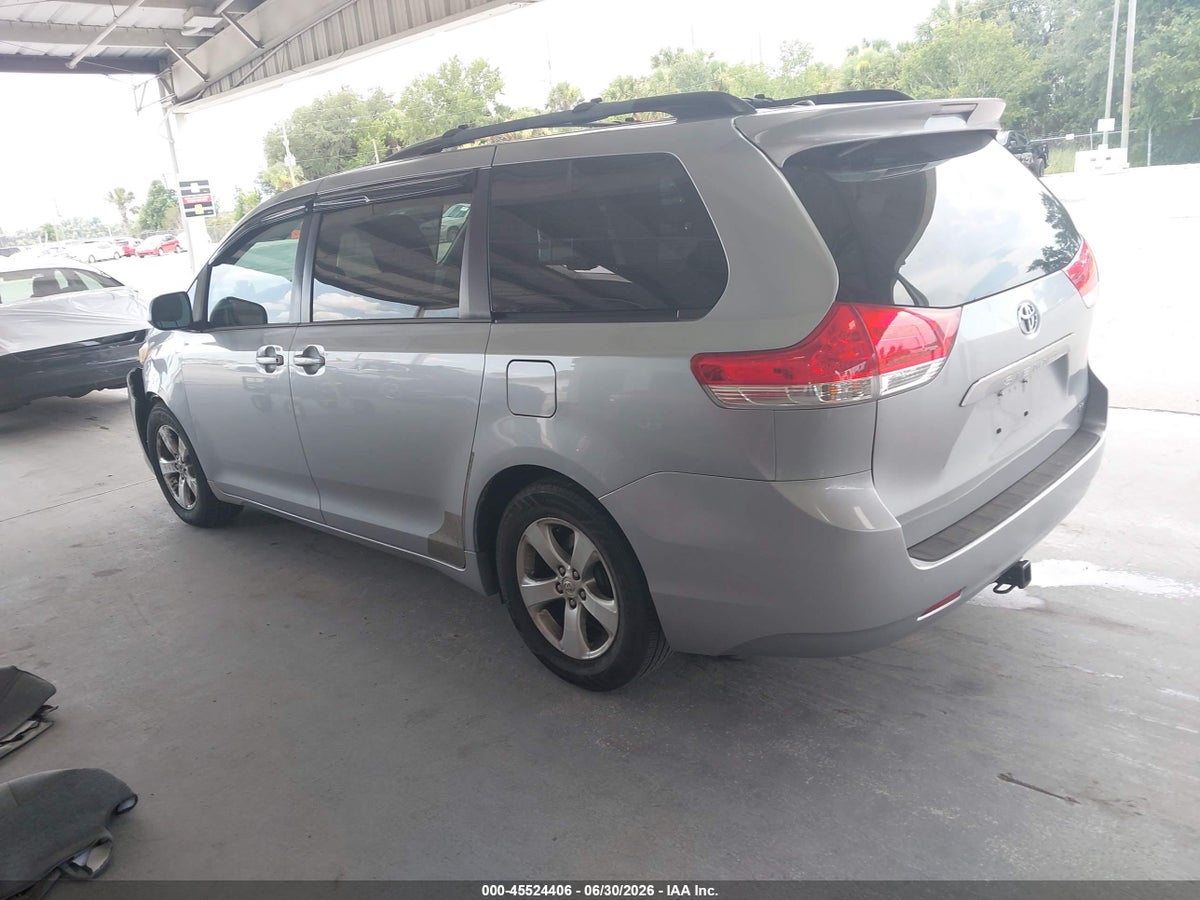 2013 TOYOTA SIENNA LE V6 8 PASSENGER — снимка 3