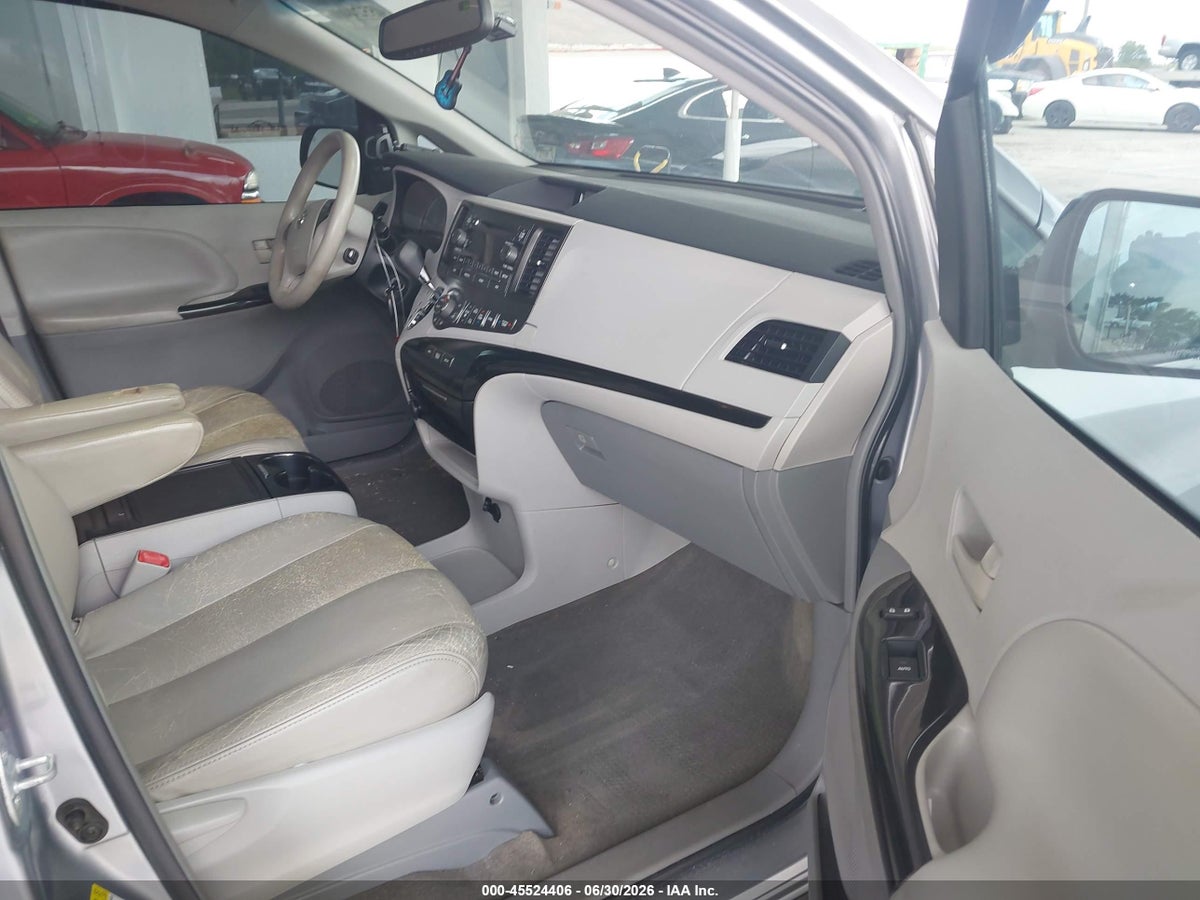 2013 TOYOTA SIENNA LE V6 8 PASSENGER — снимка 5