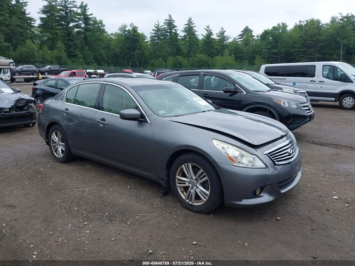 2013 INFINITI G37X