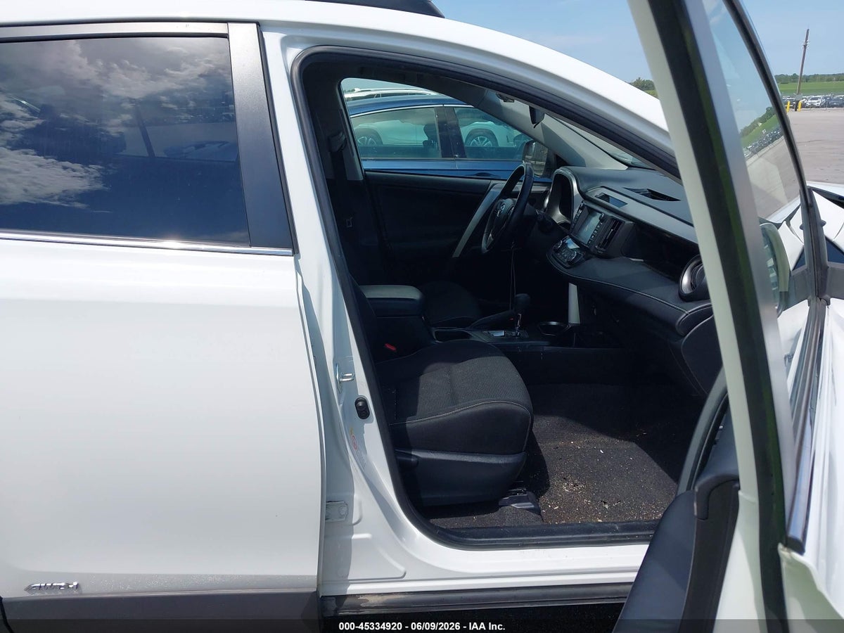 2016 TOYOTA RAV4 HYBRID XLE — снимка 5