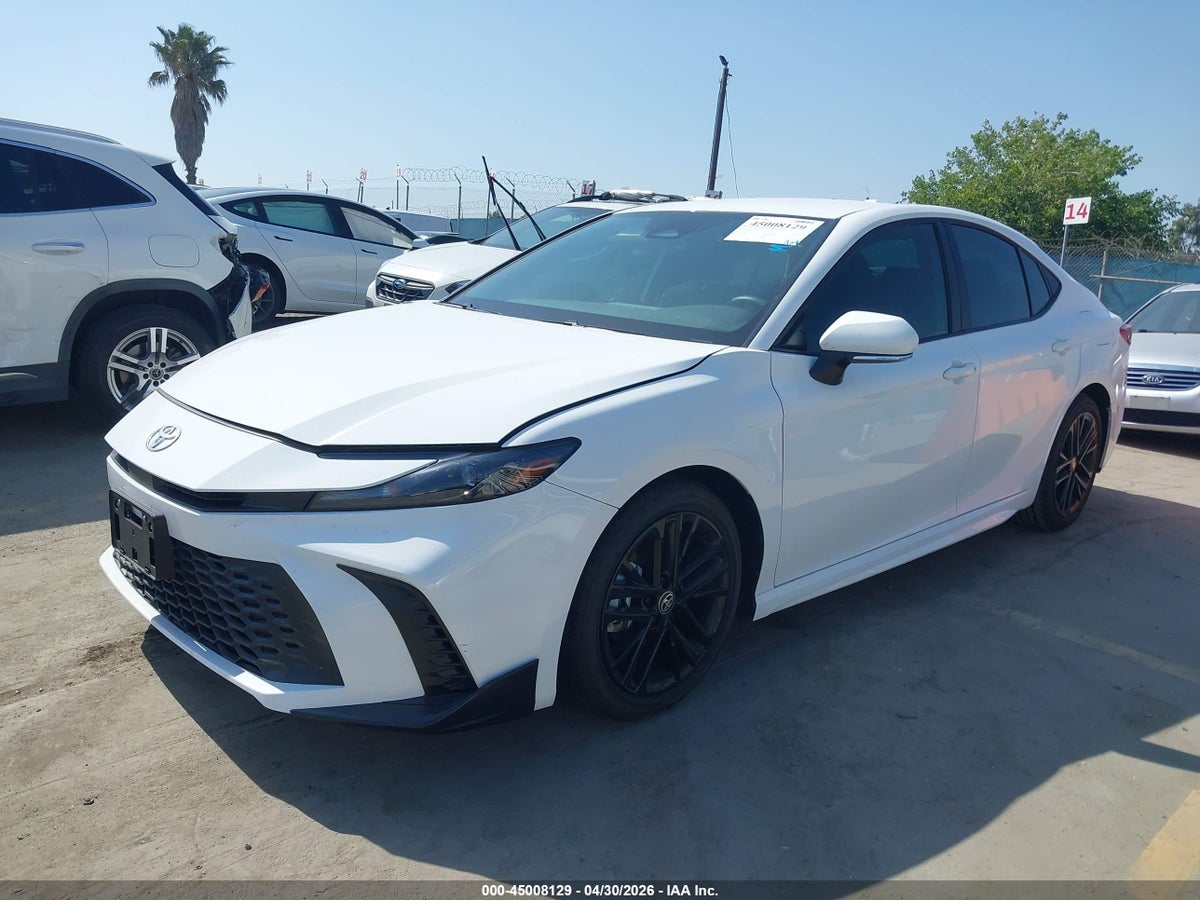 2025 TOYOTA CAMRY SE — снимка 2