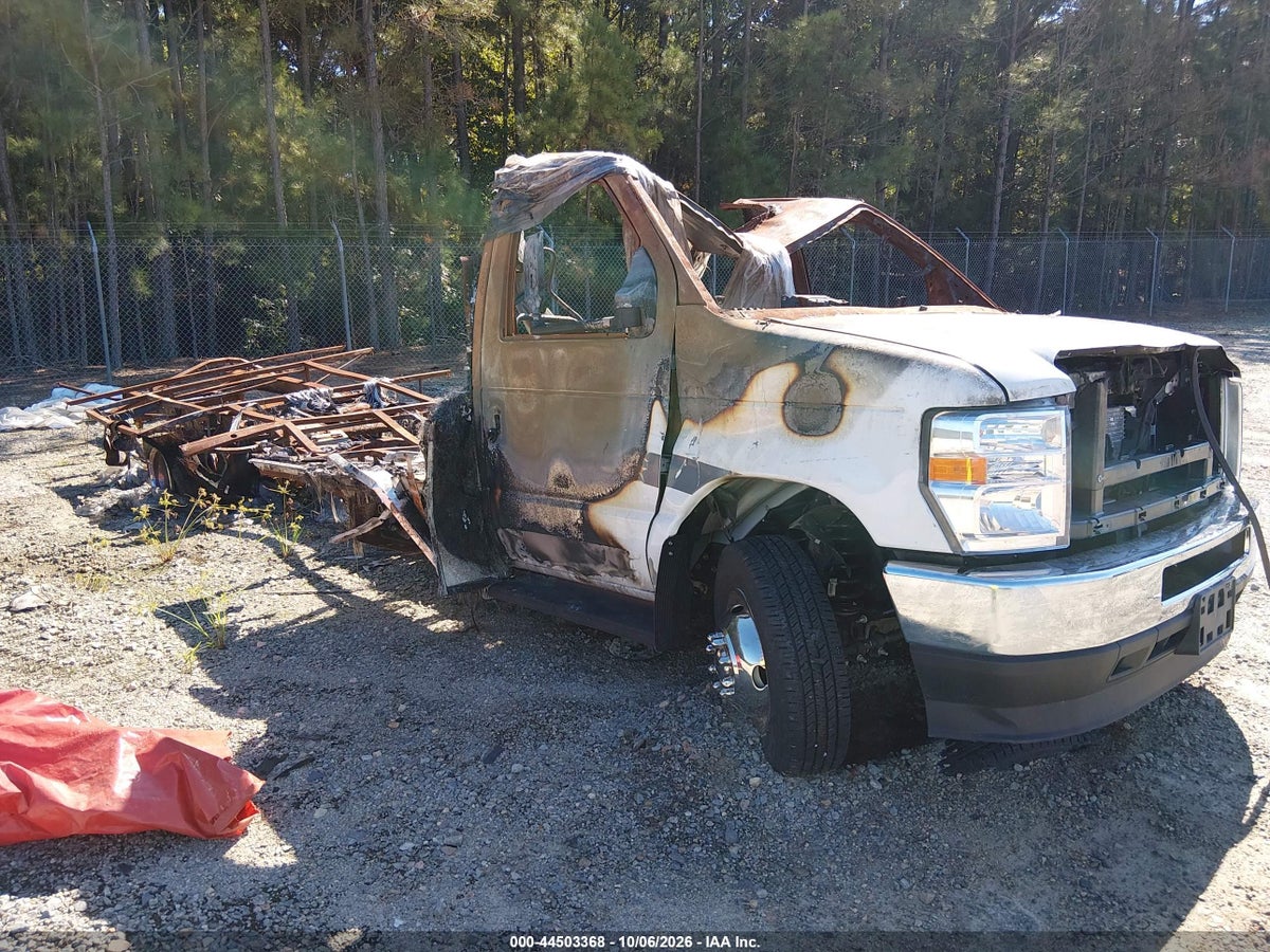 2025 FORD E-450 CUTAWAY — photo 2
