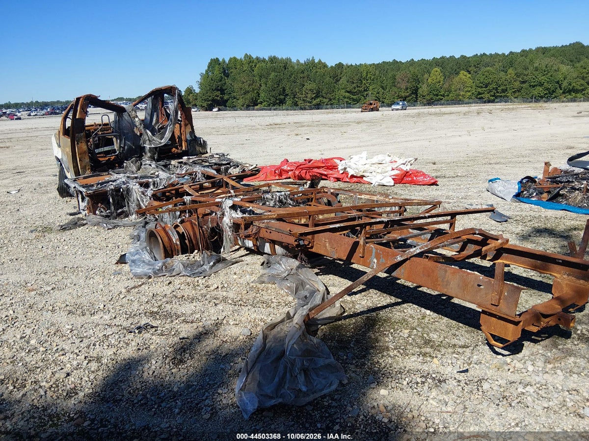 2025 FORD E-450 CUTAWAY — photo 3